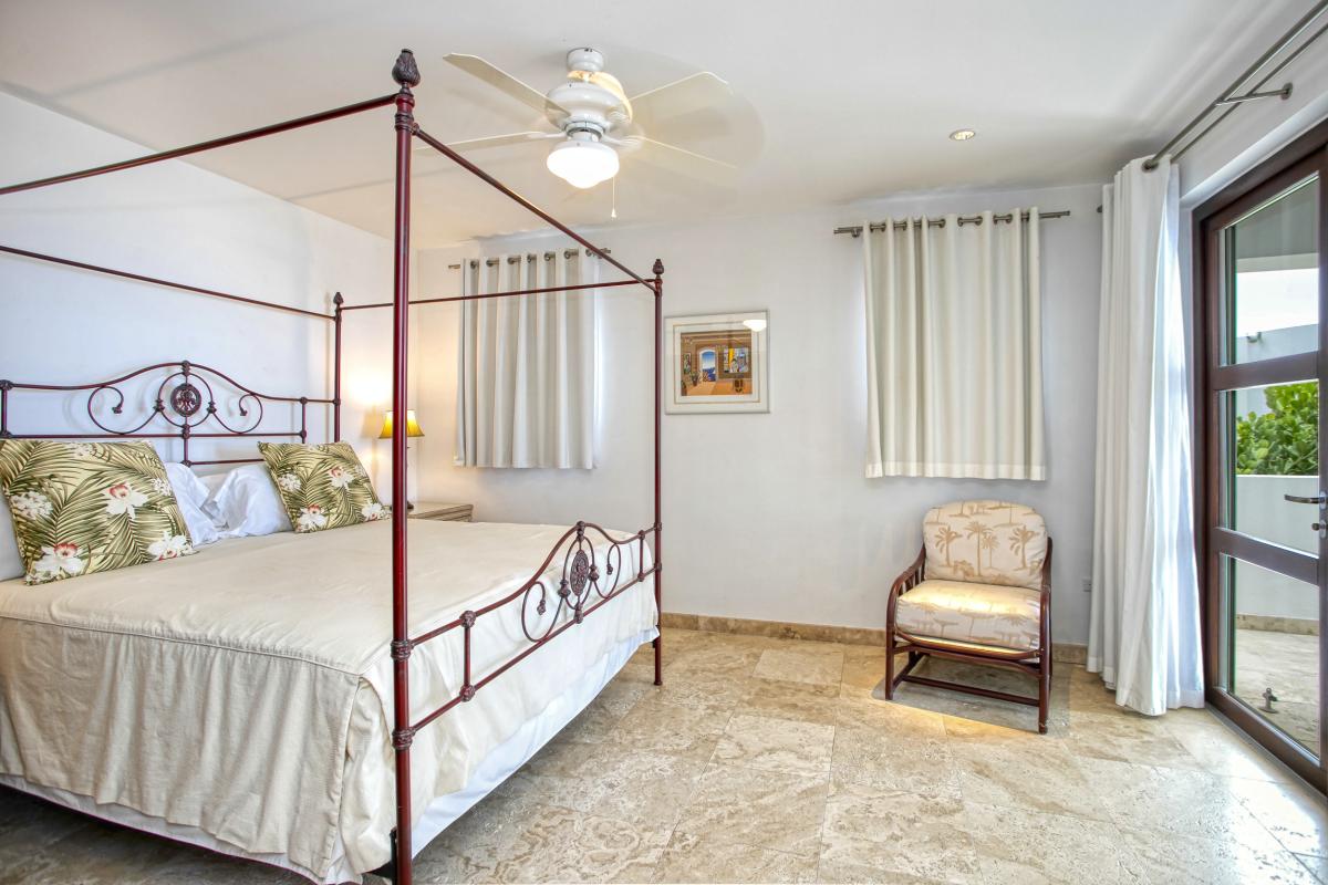 25_EtoiledeMer-Bedroom1_ villa 4 chambres piscine vue mer Cupecoy Saint Martin